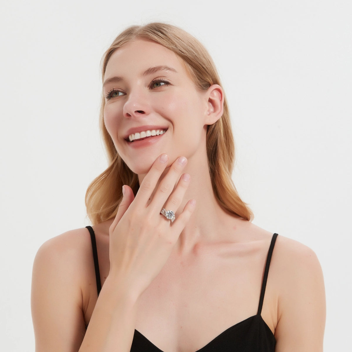 Anillo de Moissanita de Lujo S925