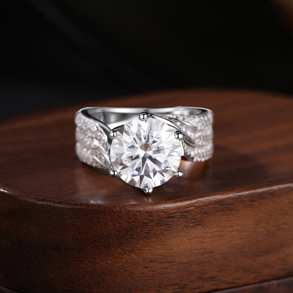 Anillo de Moissanita de Lujo S925